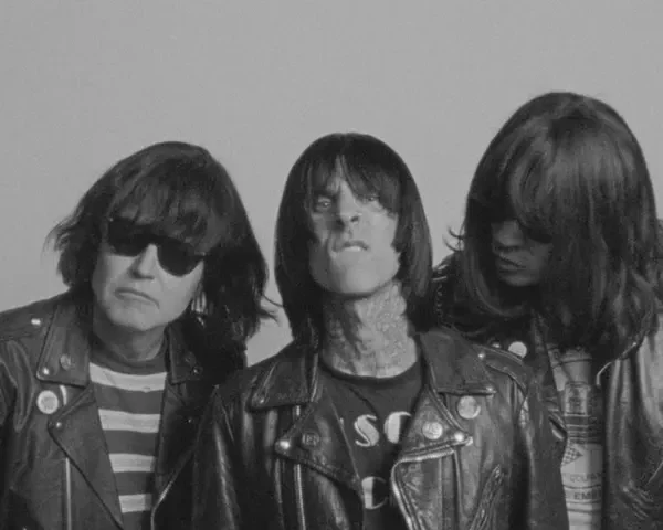 blink-182 se caracterizan como Ramones en su nuevo sencillo ‘Dance With Me’