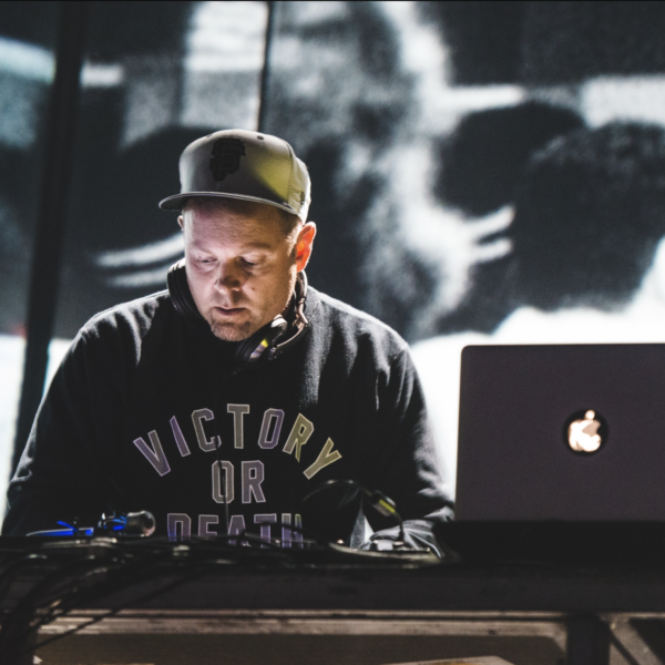 Regresa el hechicero de la tornamesa: DJ Shadow en México