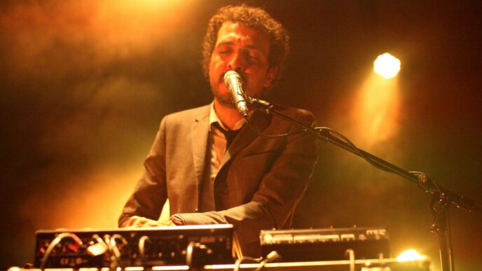 Kid Francescoli tocando