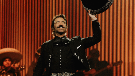 Alejandro Fernandez en el Estadio GNP