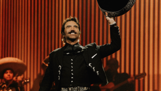 Alejandro Fernandez en el Estadio GNP