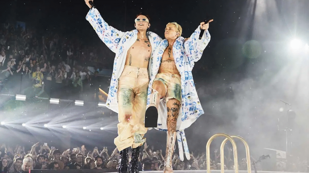 Ca7riel & Paco Amoroso en México