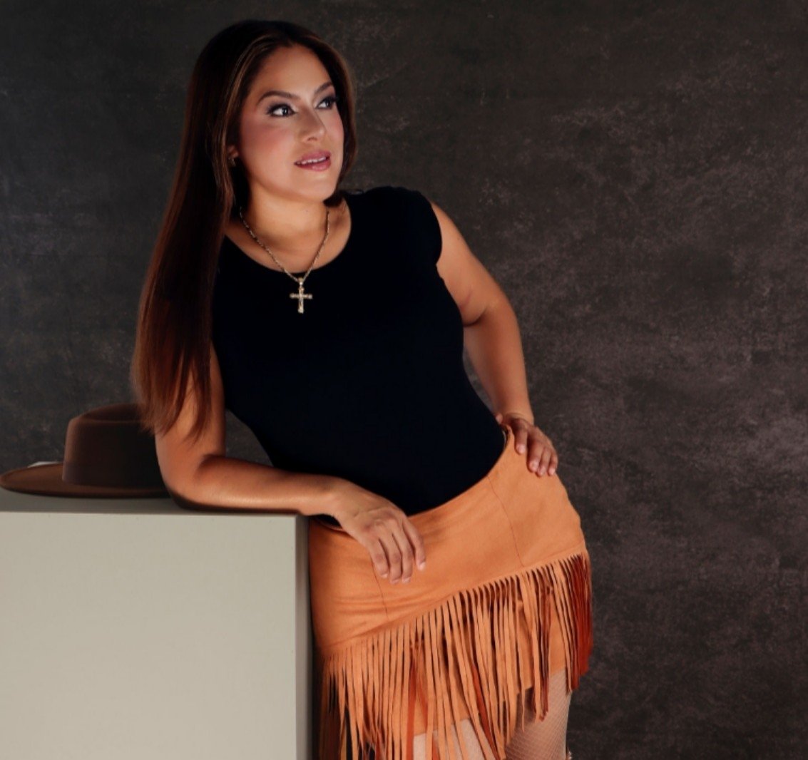 Fabiana Rojas comparte su primer sencillo en la radio