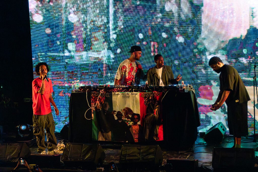 Earl Sweatsrhit + MIKE