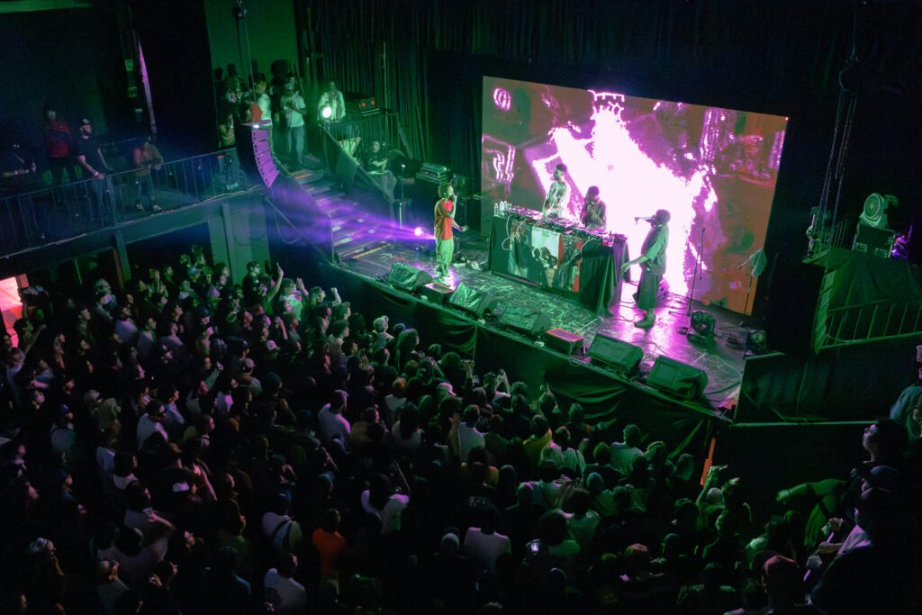 Earl Sweatsrhit + MIKE