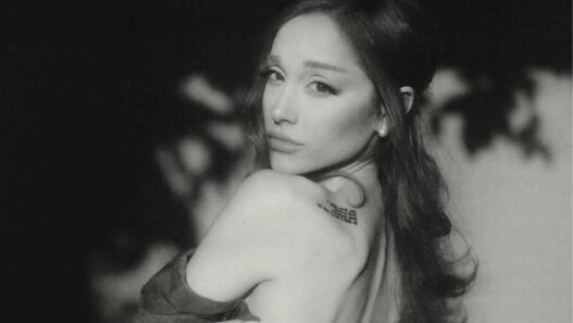 Ariana Grande Petal